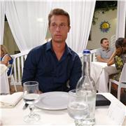 Sono laureato in Chimica e Tecnologia Farmaceutiche. Offro ripetizioni di chimica e di biologia agli studenti